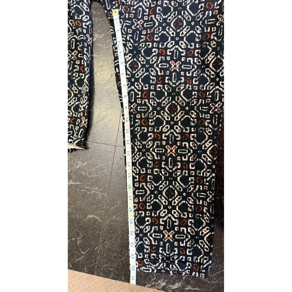 RUBY RD Ankle/Capri Pants Size 6 Geometric Print Black And White